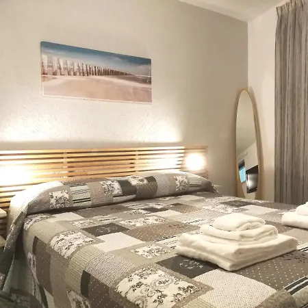 Al Mare Per Divertimento E Relax شقة