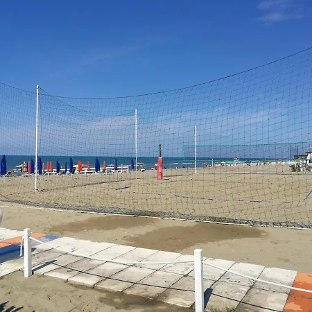 Al Mare Per Divertimento E Relax شقة